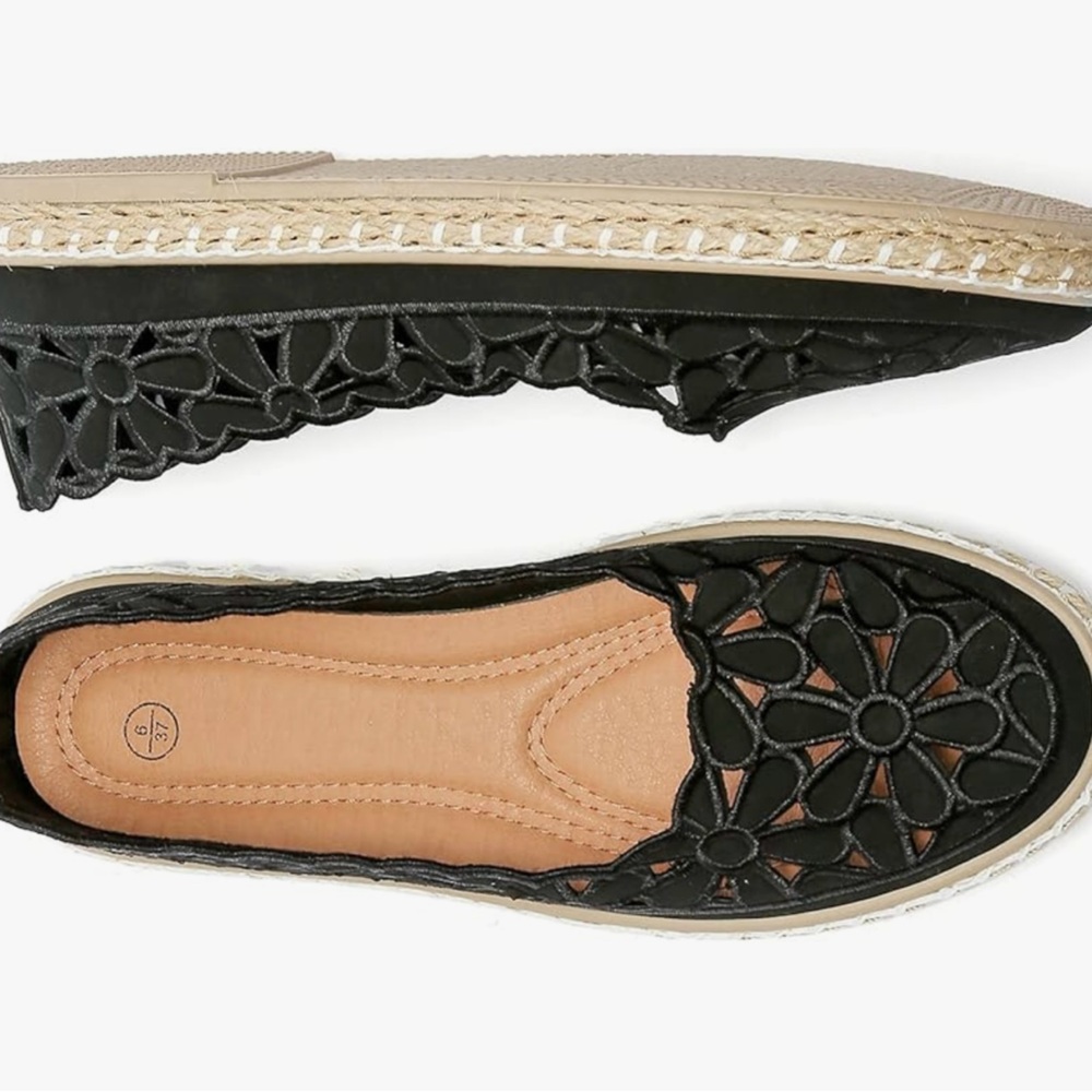 Women’s Ballet Flat Daisy Round Toe Shoes.